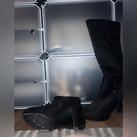 Black boots, worn a few times - Picture 2 of 3